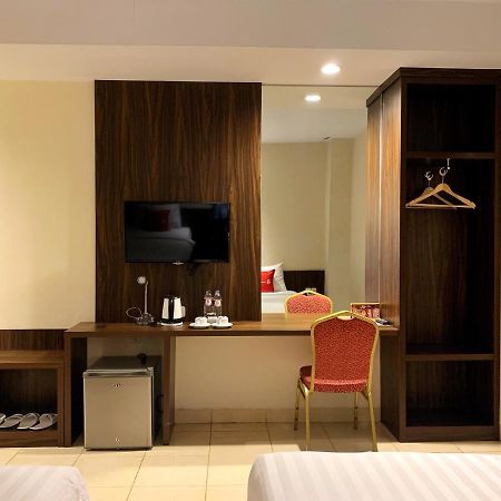 Ameera Hotel Pekanbaru Εξωτερικό φωτογραφία